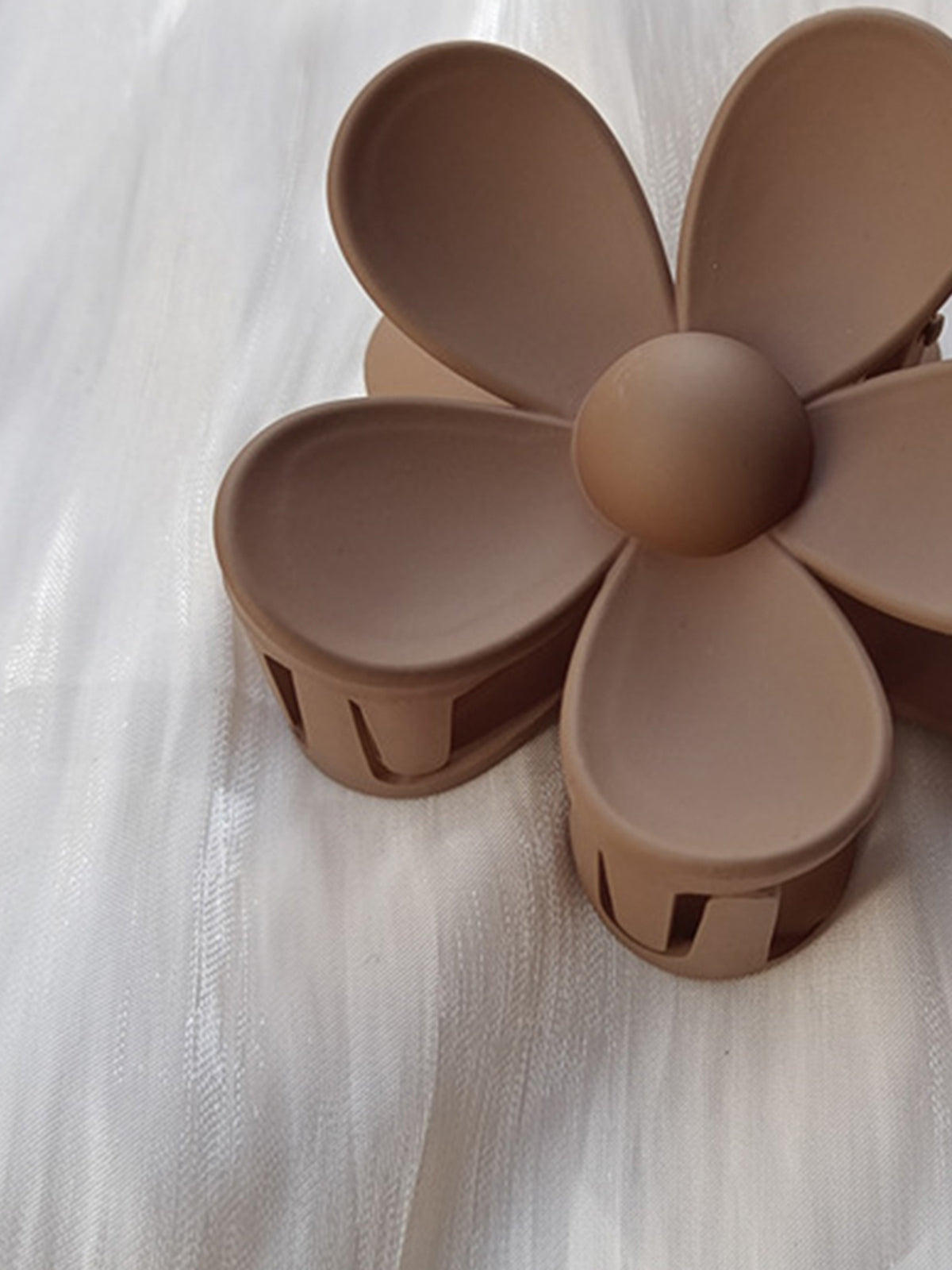 Blossom Mat Pençe Klipsi Kahverengi Saç Aksesuarı | Lorlia