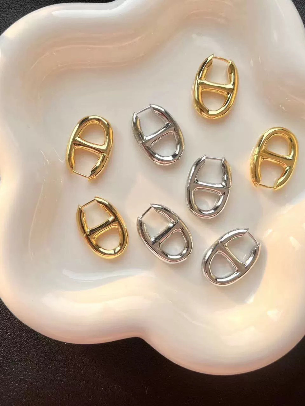 Altın Domuz Burunlu Küpe Minimalist Tasarım | Lorlia