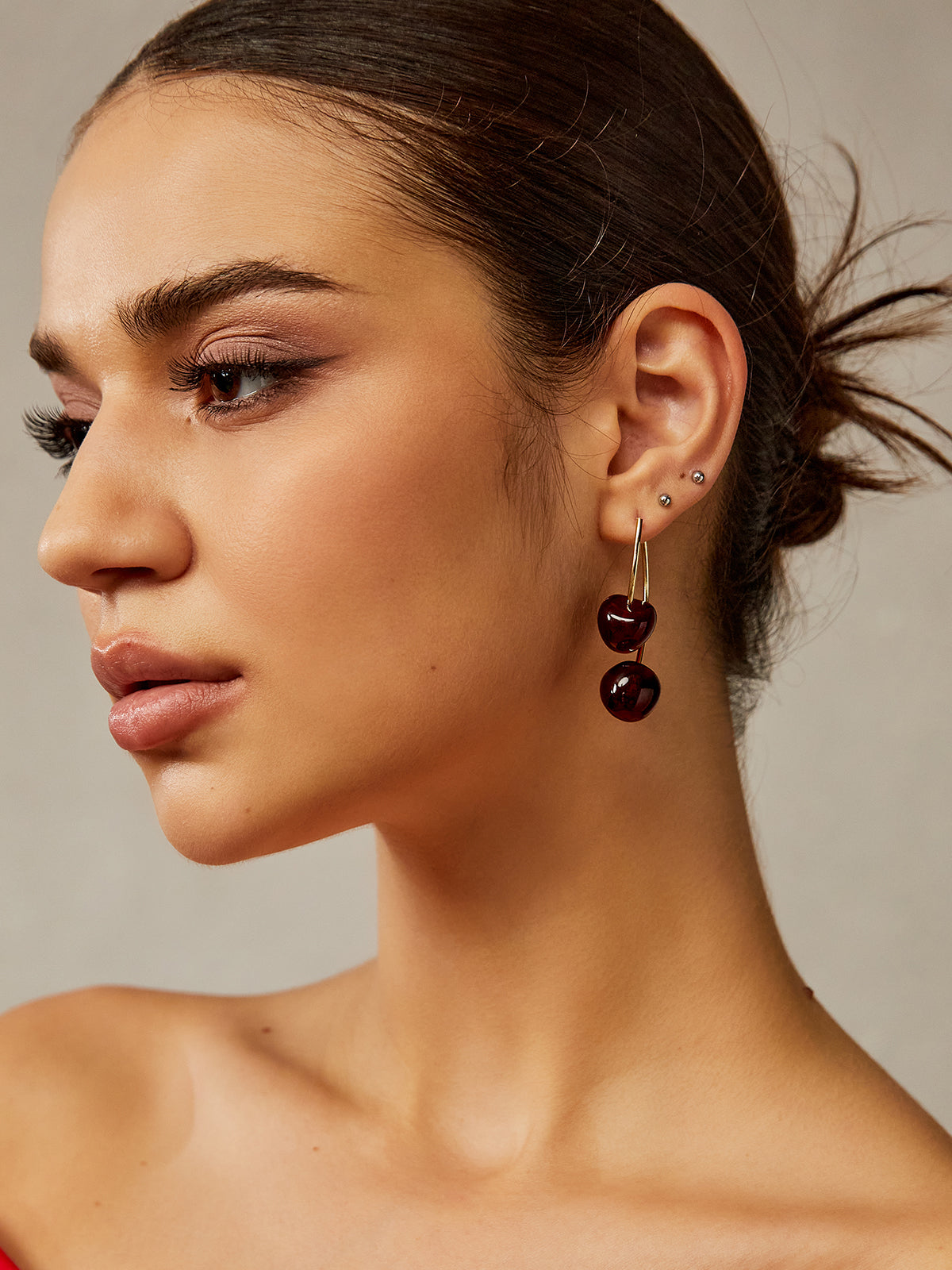 Kiraz Charm Sallantılı Küpe Bordo Akrilik | Lorlia