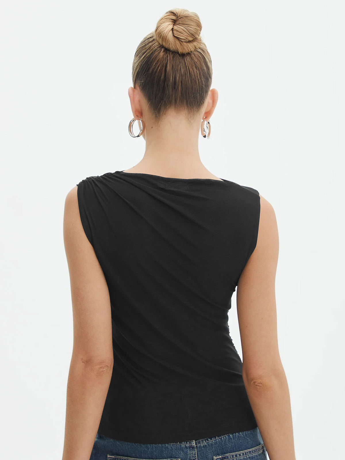 Yüksek Yaka Pilili Kolsuz Bluz Siyah Slim Fit | Lorlia