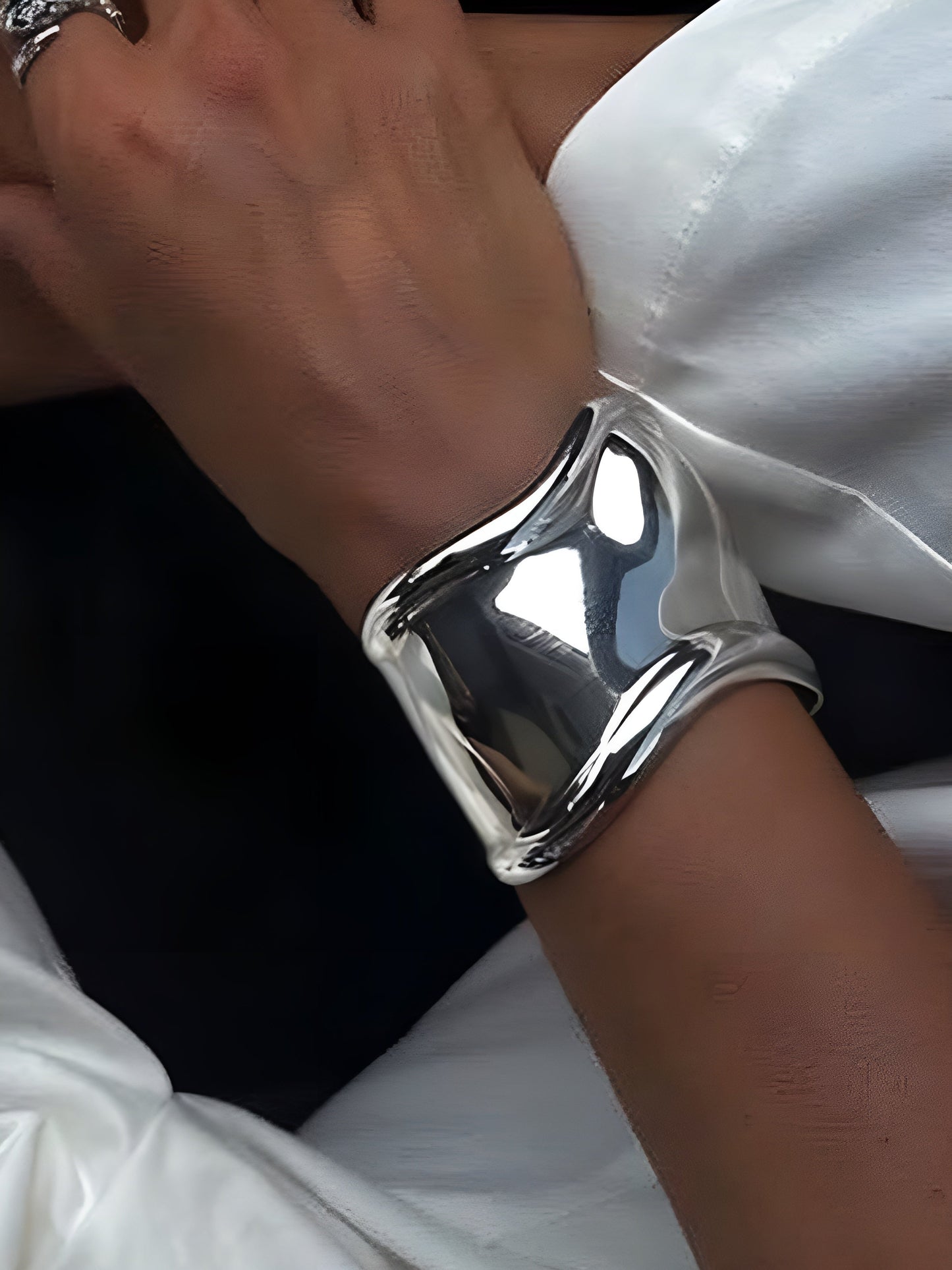 Metalik Geniş Manşet Bileklik Gümüş 6cm