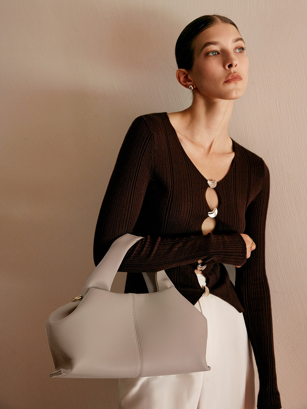 Sade Detaylı Mantı Çantası Bej Regular Fit | Lorlia