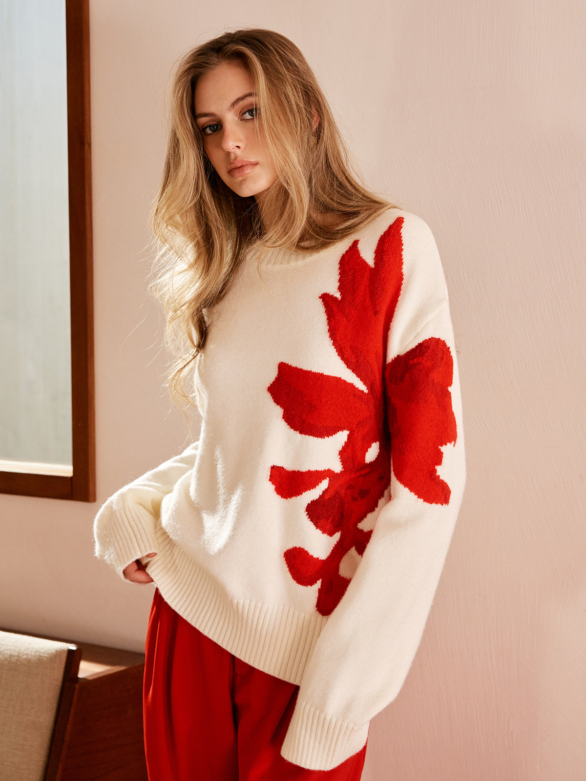Jakarlı Triko Sweatshirt Yuvarlak Yaka Uzun Kol Ekru Kırmızı | Lorlia