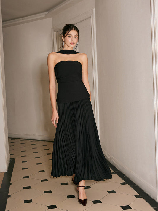 Choker Yaka Pileli Panel Maxi Elbise Siyah Kolsuz | Lorlia