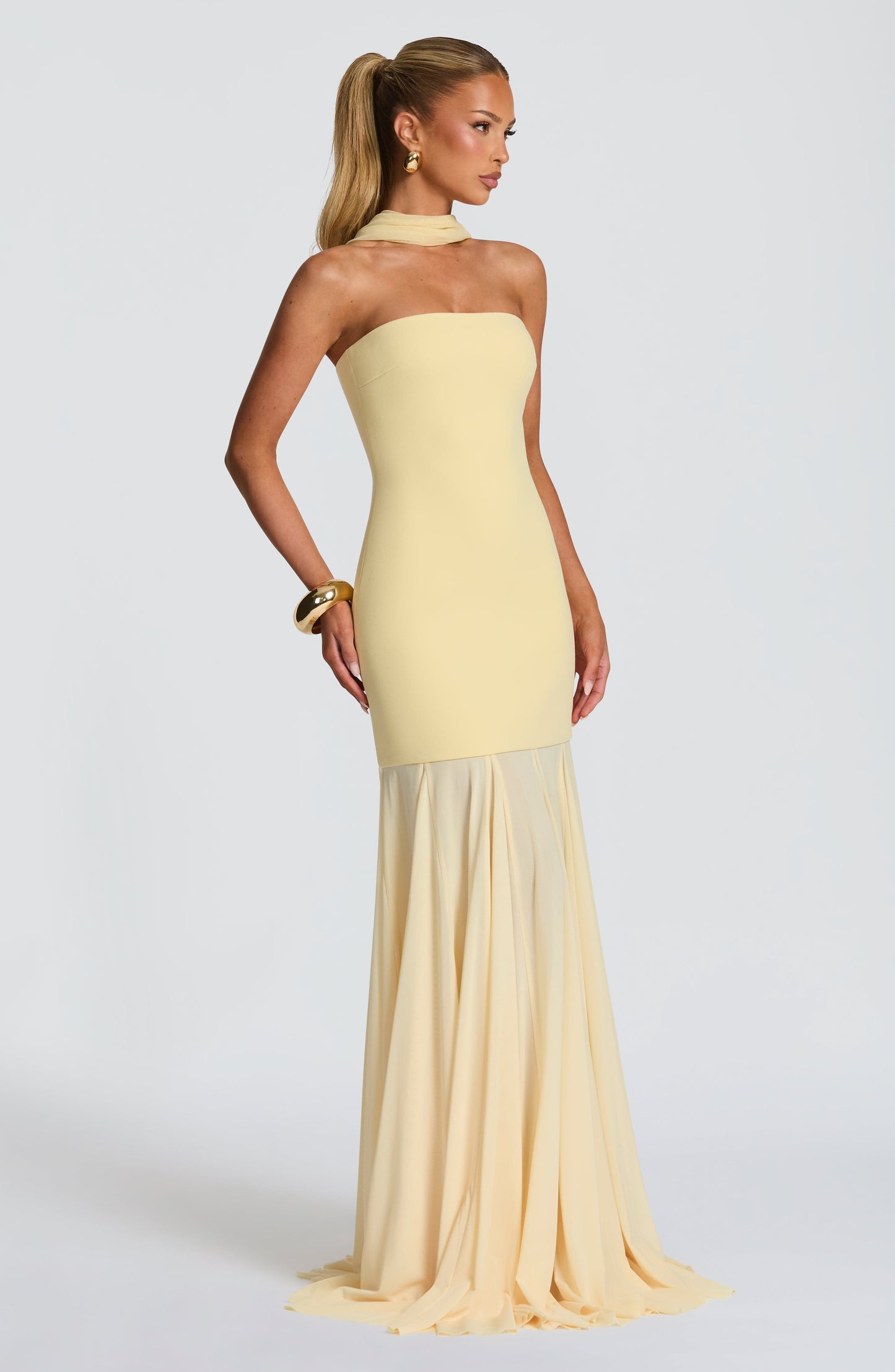 Tül Detaylı Sarı Elbise